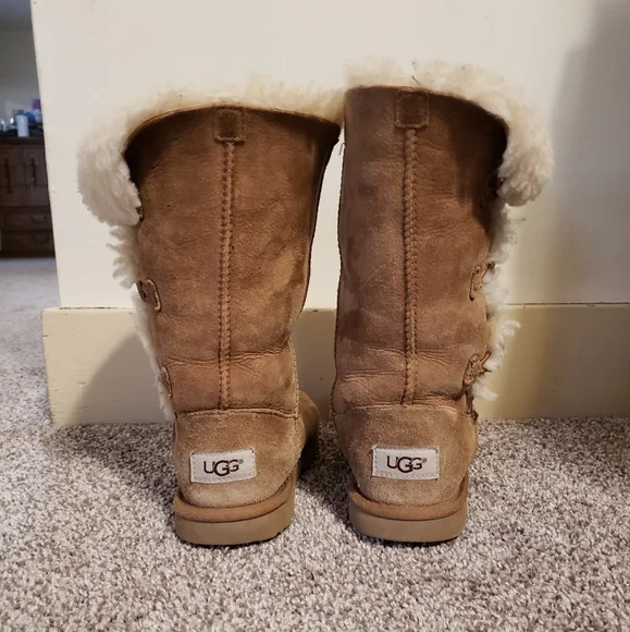 Authentic Ugg designer tall Triple Bailey Button boots sz 3 in good condition - Picture 10 of 14